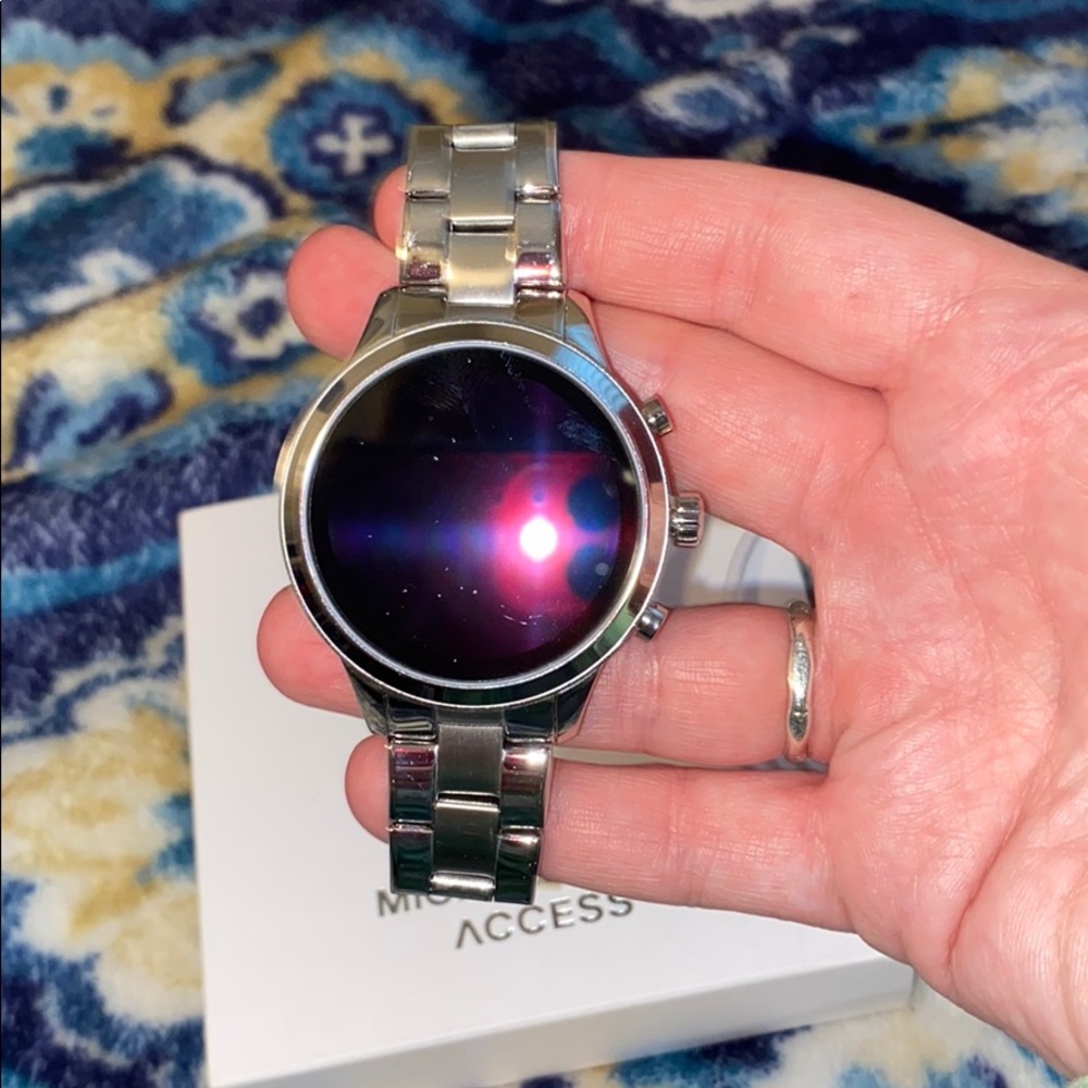 Michael Kors watch- Silver - Picture 2 of 8
